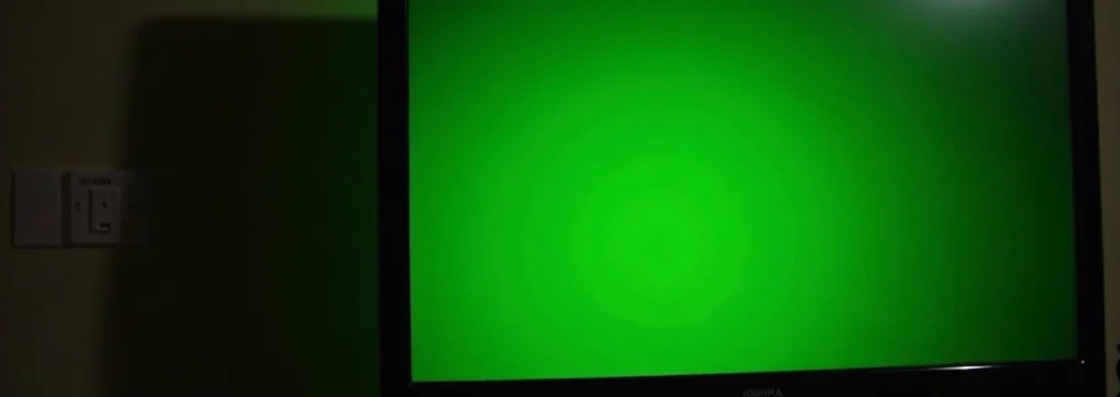 tv-toshiba-ecran-noir-mais-voyant-vert-allume-solutions-possibles